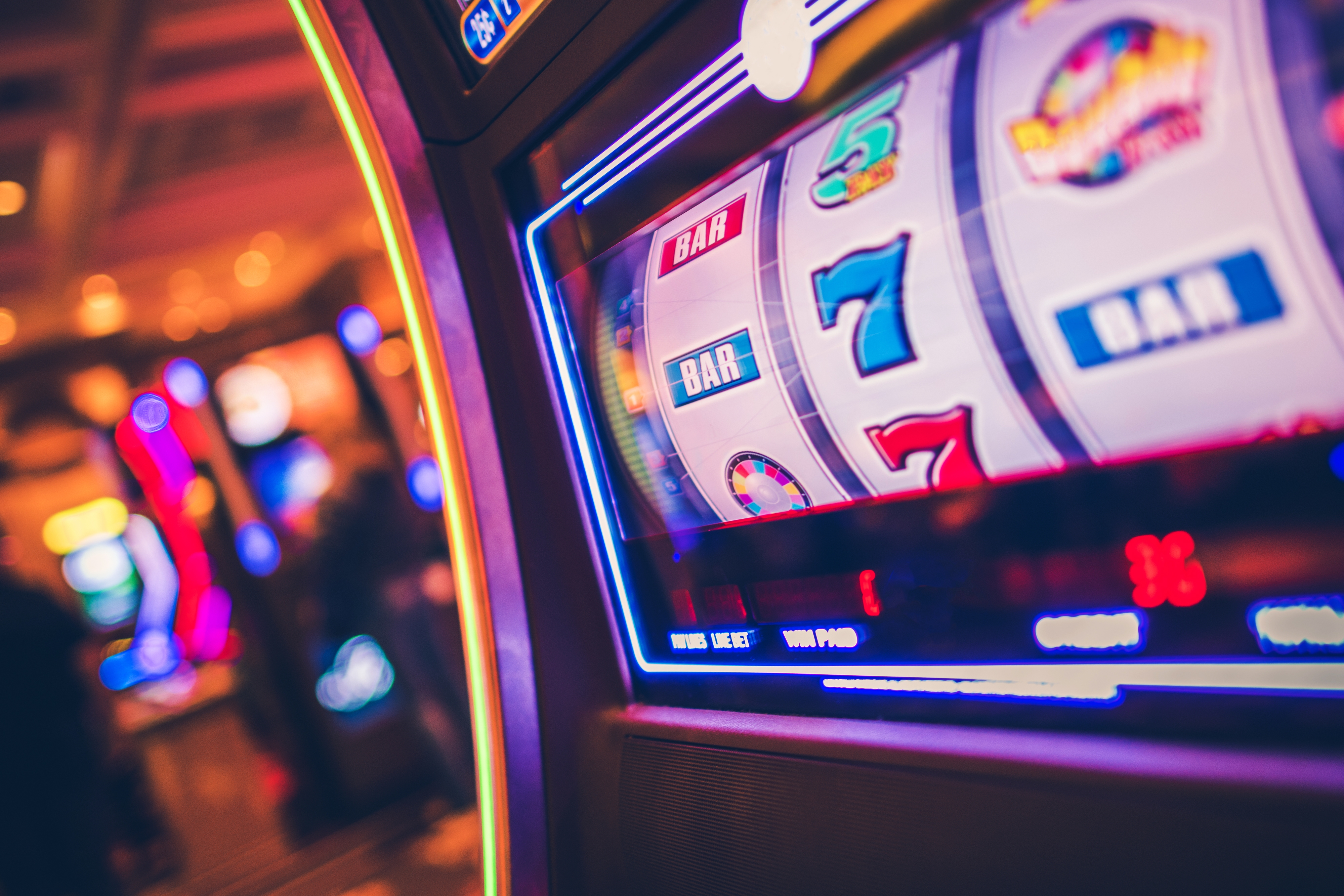 A Beginner's Guide to Slot Machines: Fun and Easy Casino Gaming