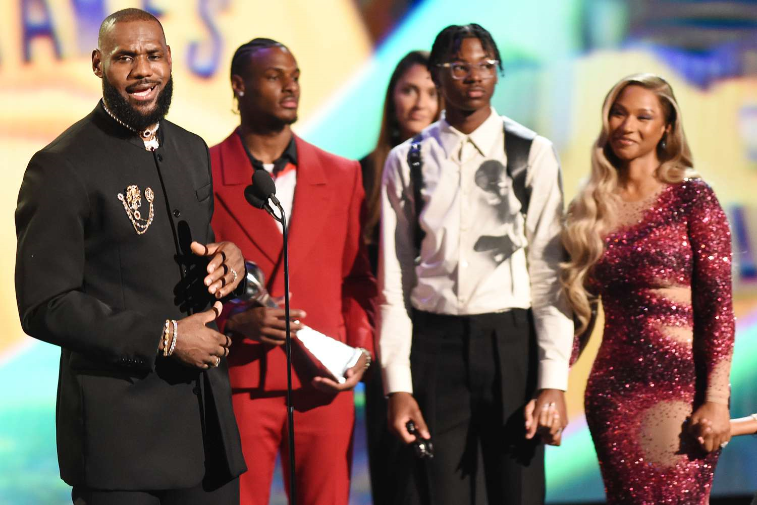 LeBron James Ends Retirement Rumors, Accepts ESPY Award: 'Luckily for you guys, today is not that day'