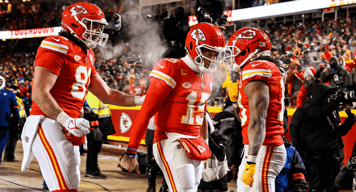 Chiefs Dominate Defensively: Advancing to Divisional Round by Stifling Miami's Offense