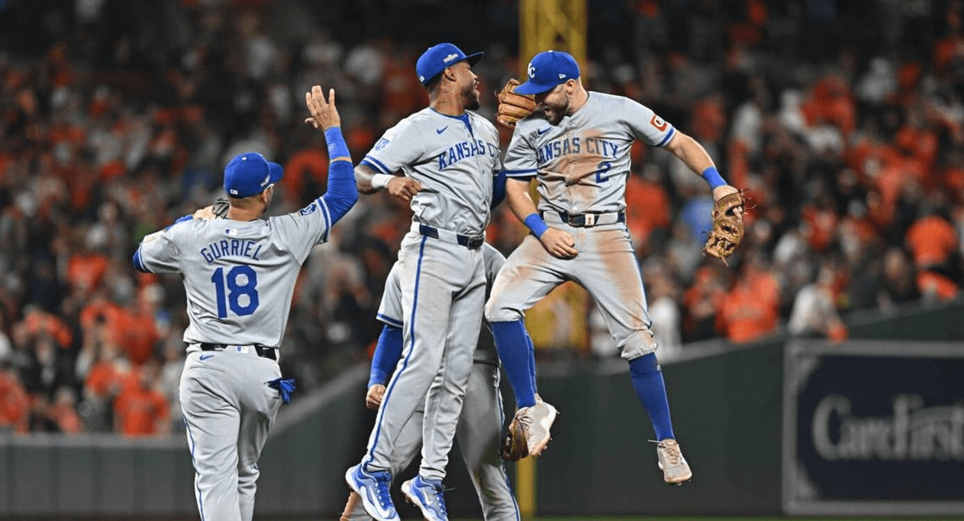 MLB Division Series: All Matchups are Tied at 1-1