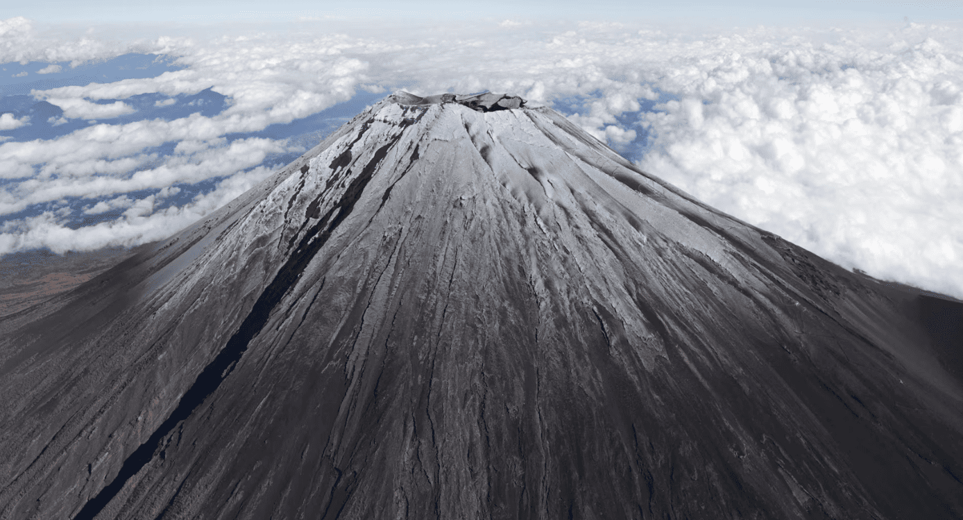 Snow Returns to Mount Fuji After Record-Breaking Absence