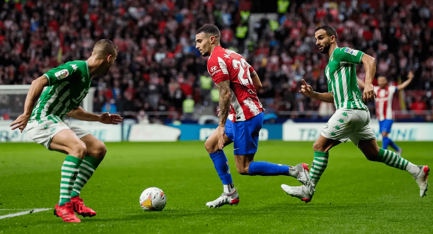 Álvarez Shines with Double as Atlético Cruise to 4-1 Finale Over Fragile Betis