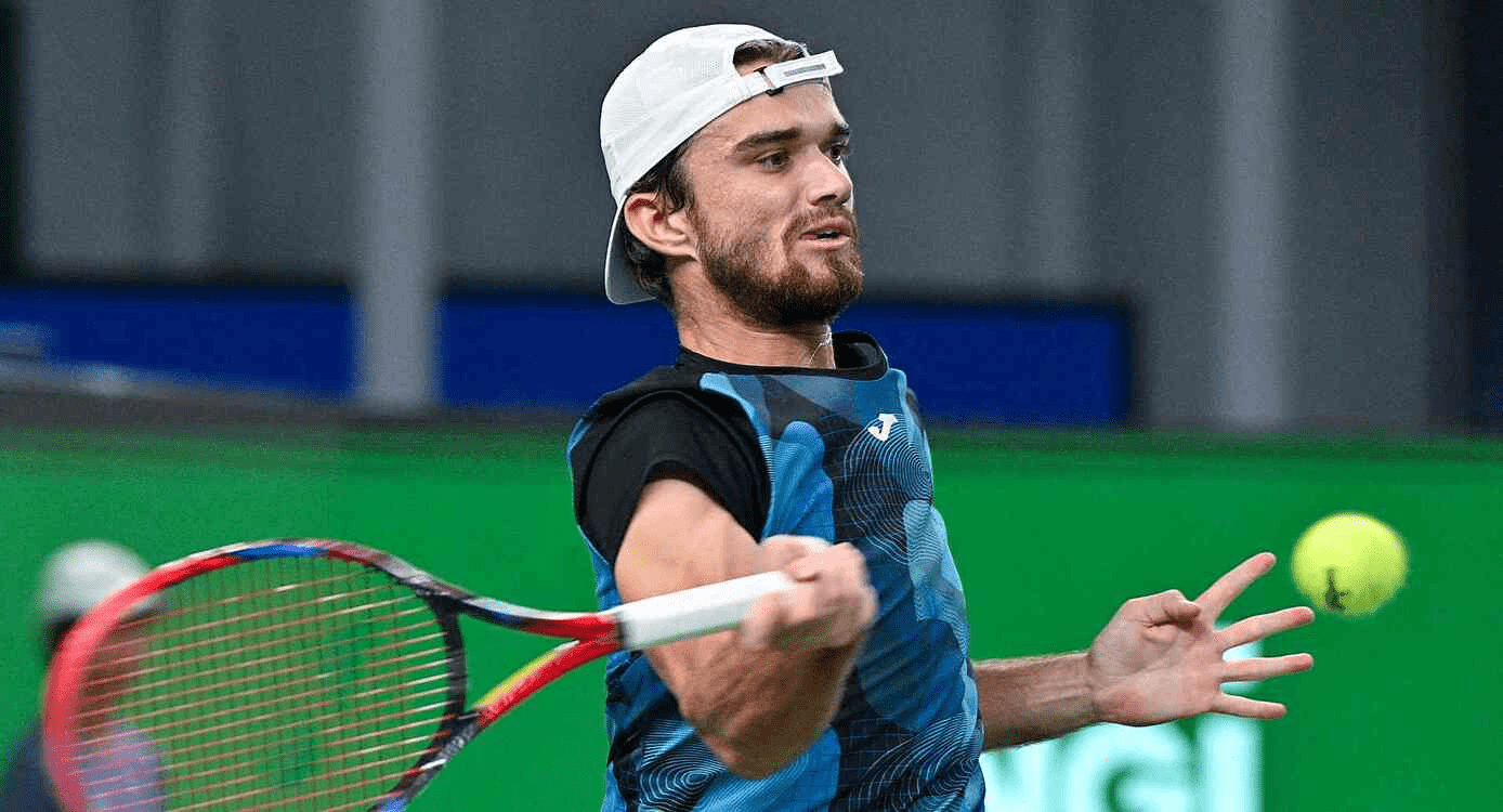 Alcaraz's 12-Match Streak Ends as Tomas Machac Shocks in Shanghai Masters, Facing Jannik Sinner