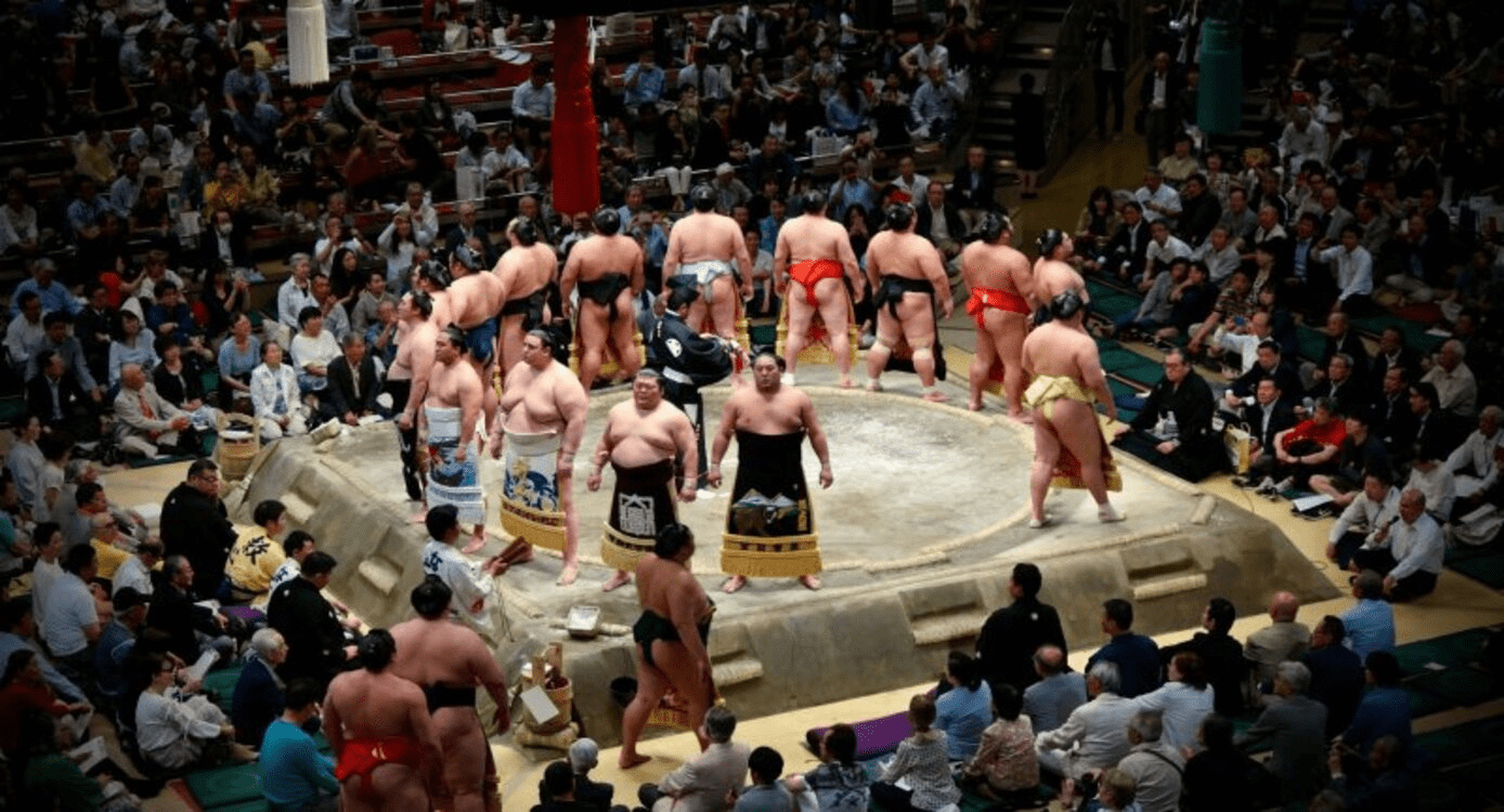 Upsets and Comebacks Mark the Start of the Autumn Grand Sumo Tournament