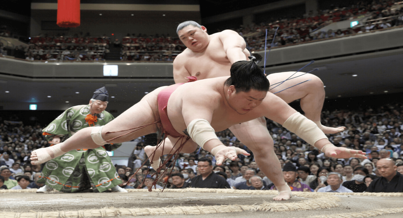  Hoshoryu Delivers a Stunning Blow to Ura in Summer Grand Sumo Basho